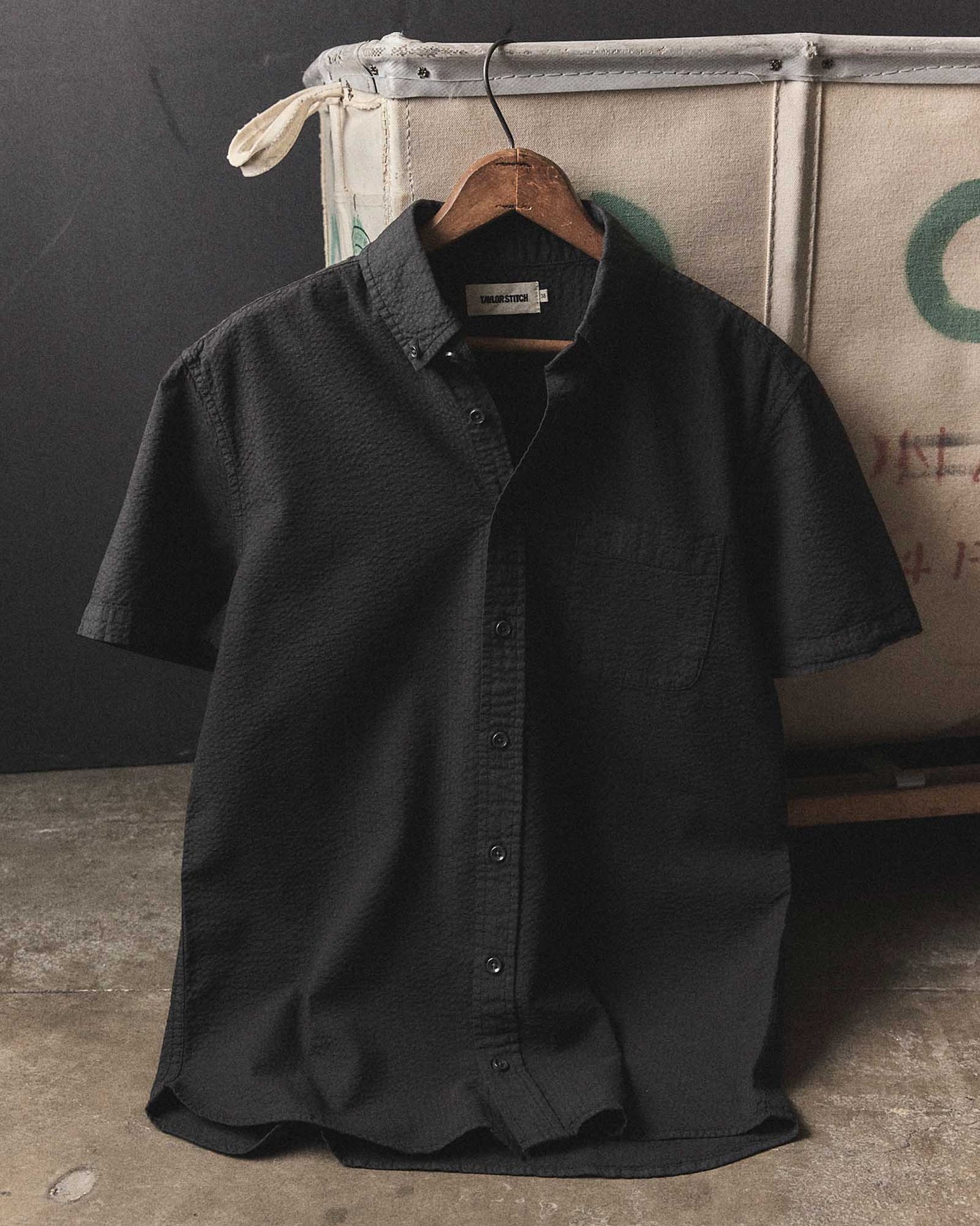 The Short Sleeve Jack in Faded Black Seersucker