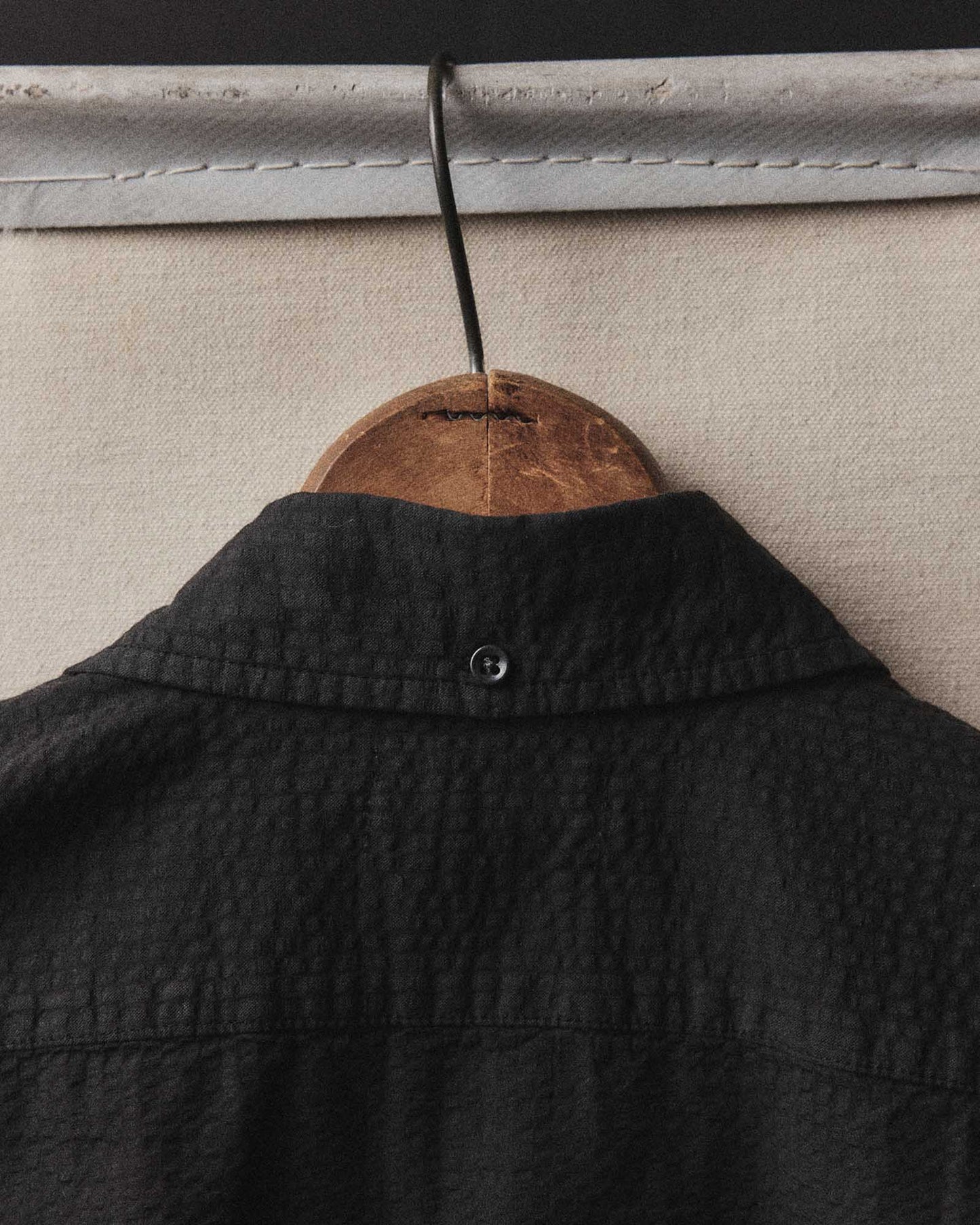 The Short Sleeve Jack in Faded Black Seersucker