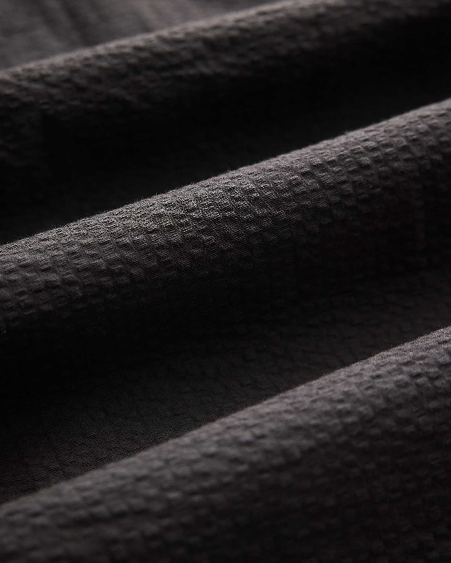 The Short Sleeve Jack in Faded Black Seersucker