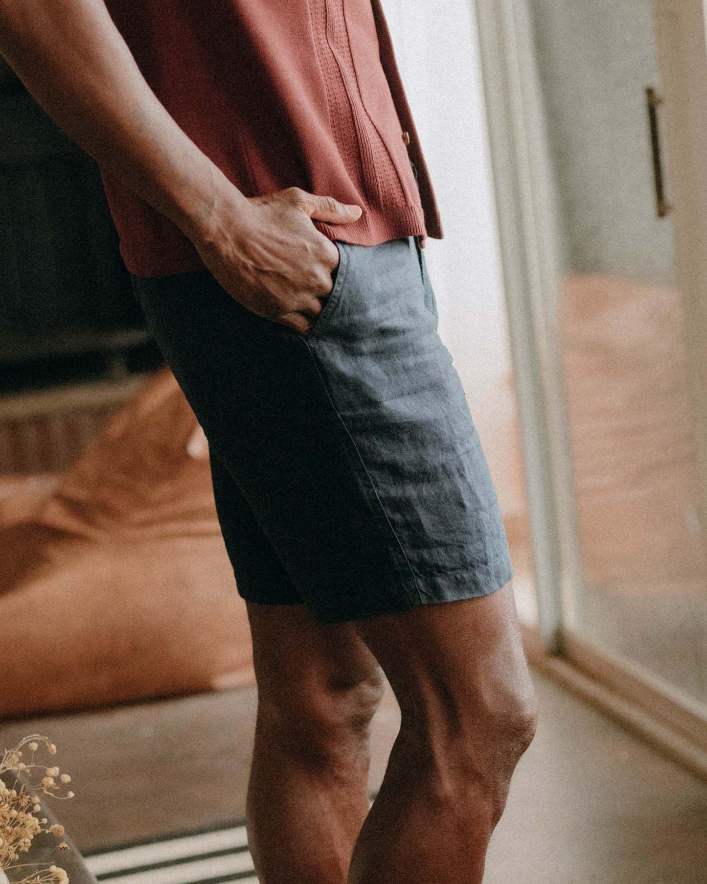 The Easy Short in Navy Linen