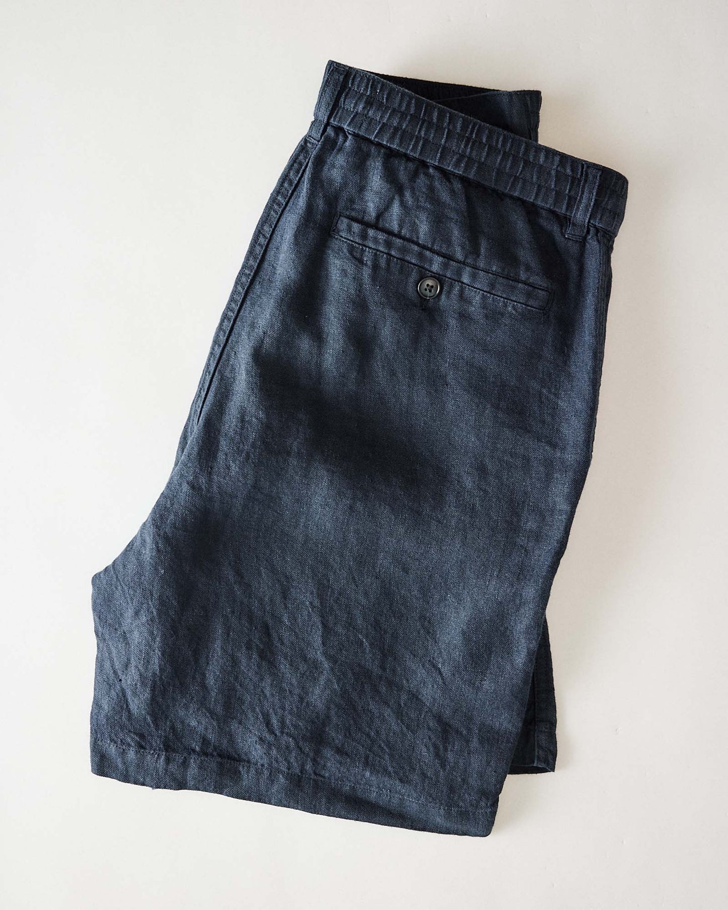 The Easy Short in Navy Linen