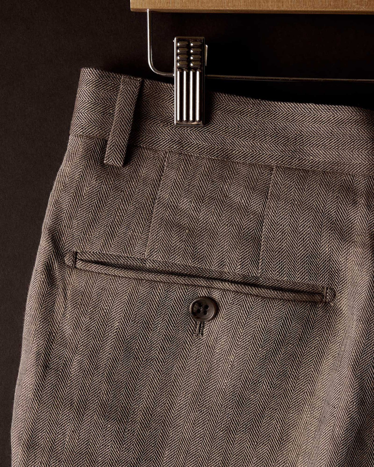 The Stevens Trouser in Coffee Linen Herringbone
