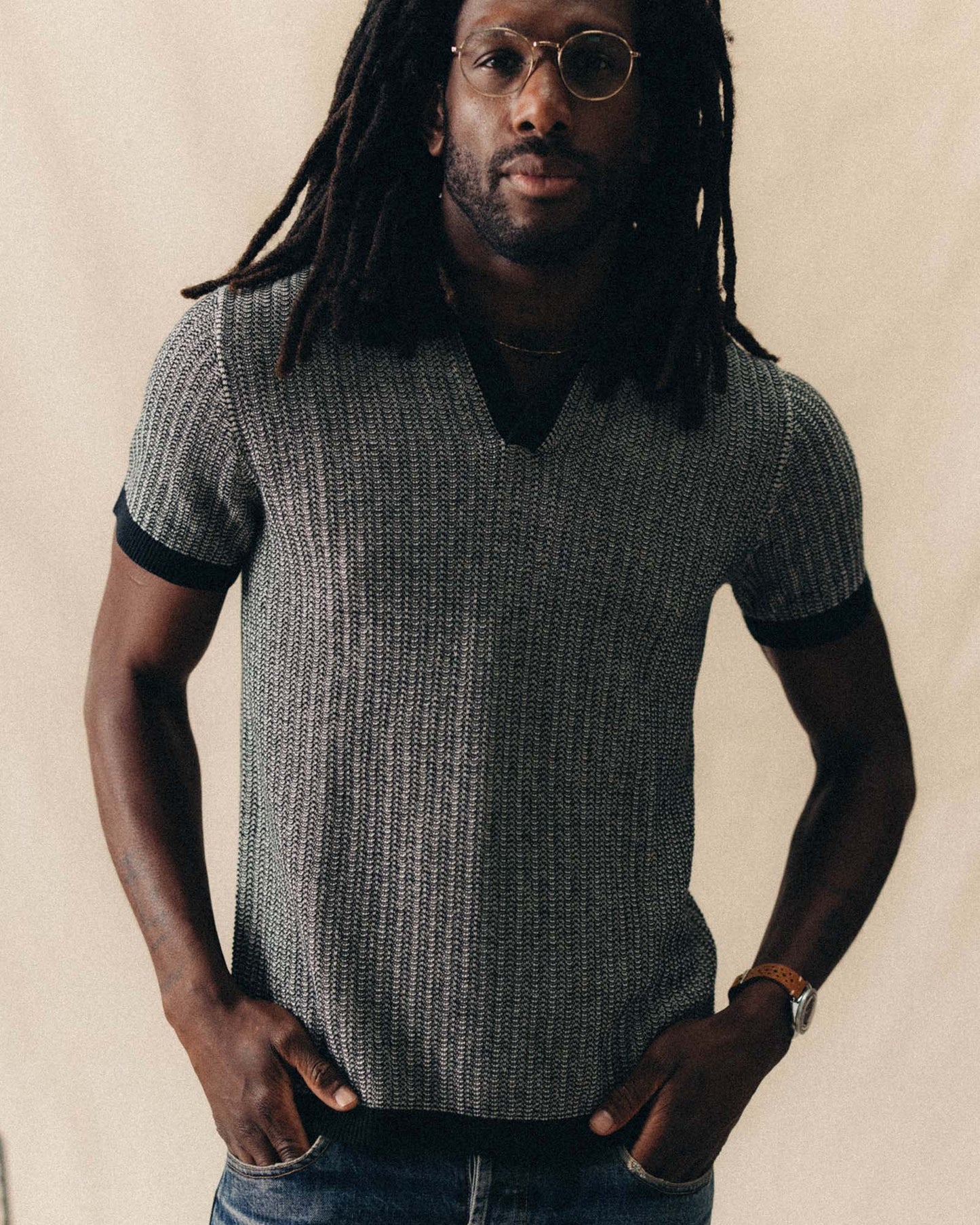 The Valencia Sweater Polo in Coal Scallop